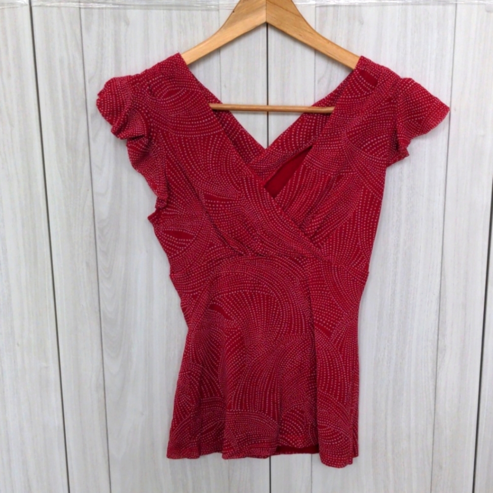 2/$11 or 3/$15 ♦️ Red Flutter Blouse